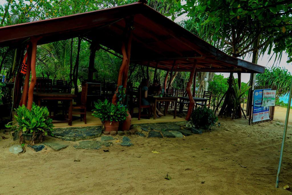 Mallika Guest House Tangalle Esterno foto